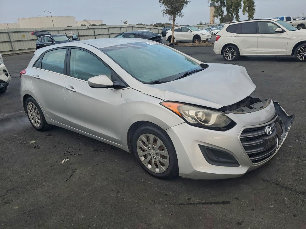 2016 HYUNDAI ELANTRA GT photo 4