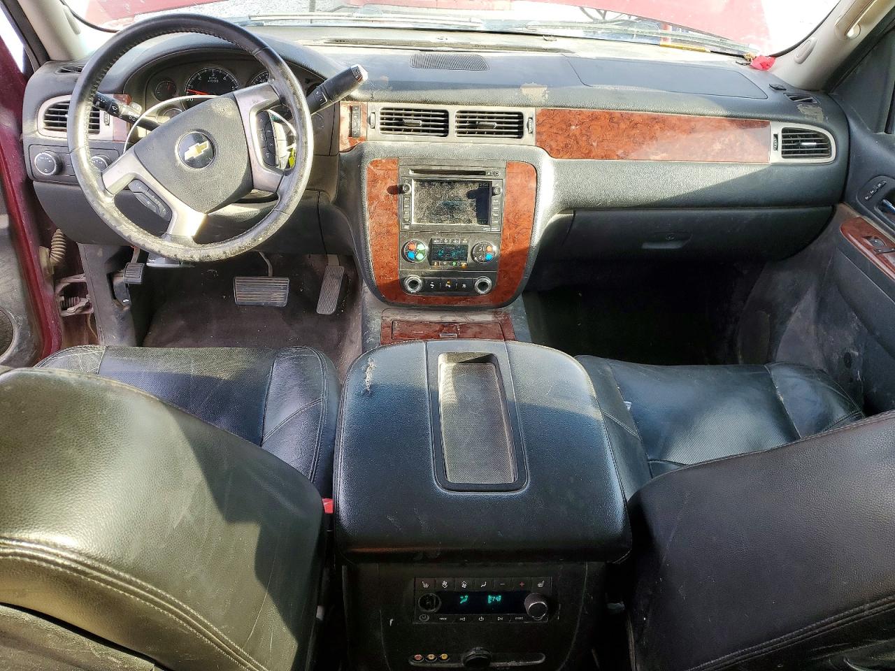 2011 CHEVROLET SUBURBAN K1500 LTZ photo 8