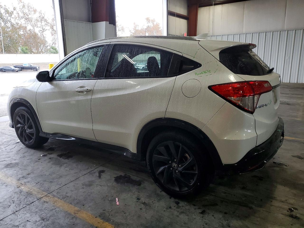 2021 HONDA HR-V SPORT photo 3