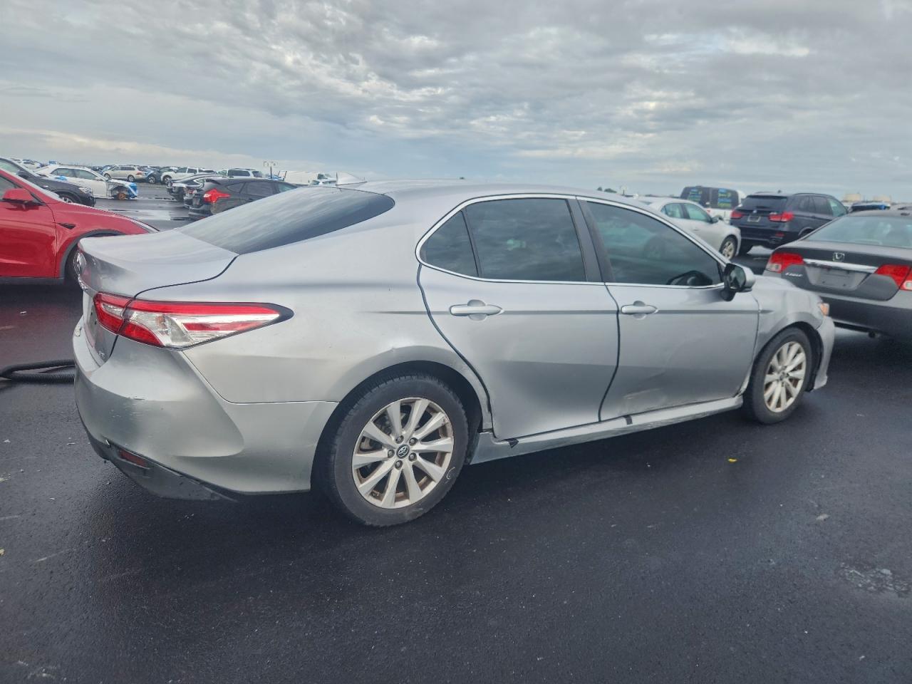 2019 TOYOTA CAMRY L photo 5