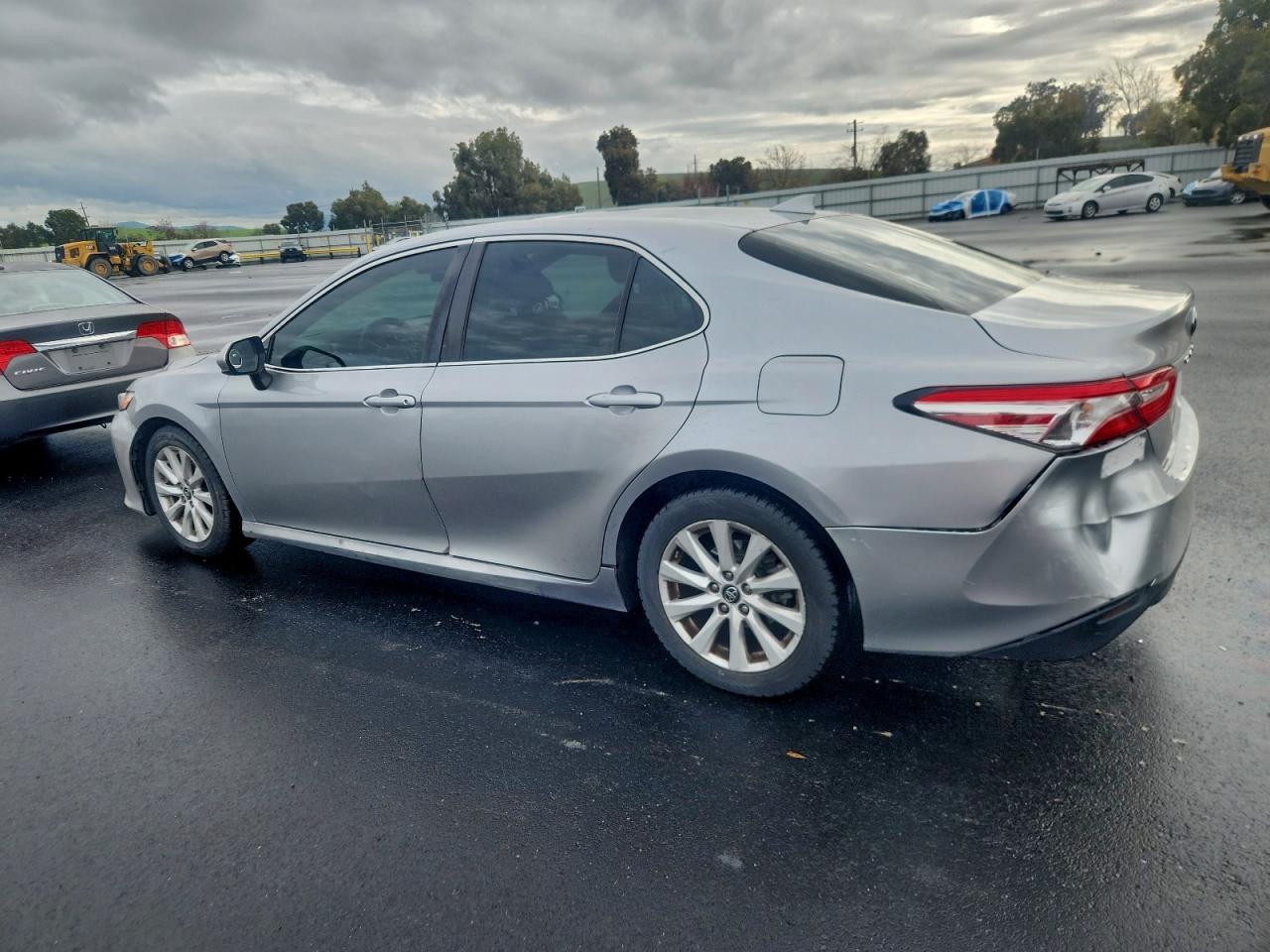 2019 TOYOTA CAMRY L photo 3