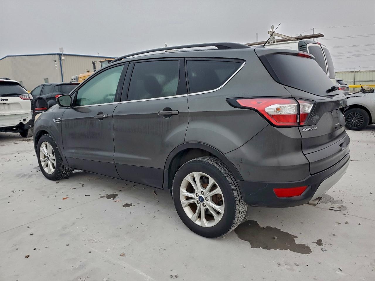 2018 FORD ESCAPE SE photo 2