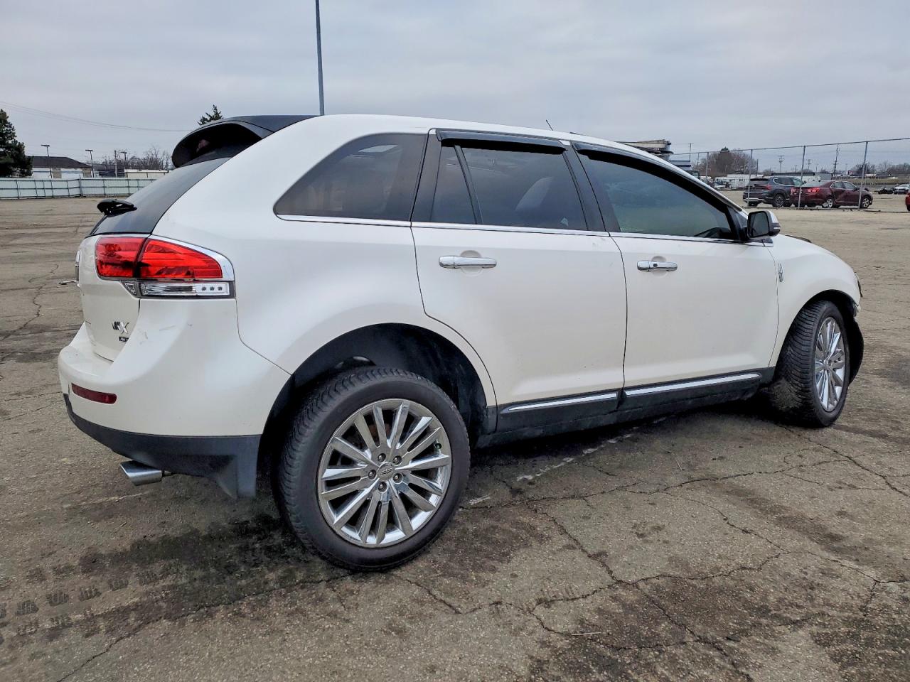 2015 LINCOLN TOWNHOUSE MKX photo 3