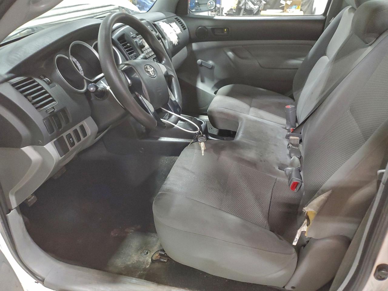 2012 TOYOTA TACOMA photo 13