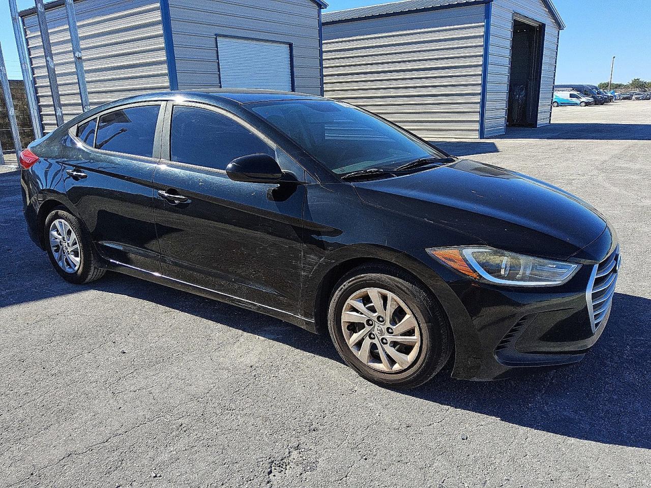 2017 HYUNDAI ELANTRA SE photo 4