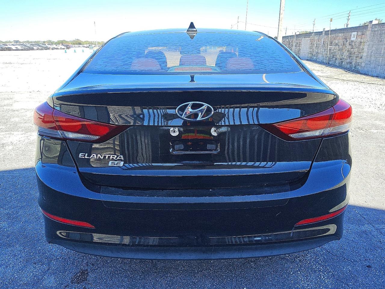 2017 HYUNDAI ELANTRA SE photo 6
