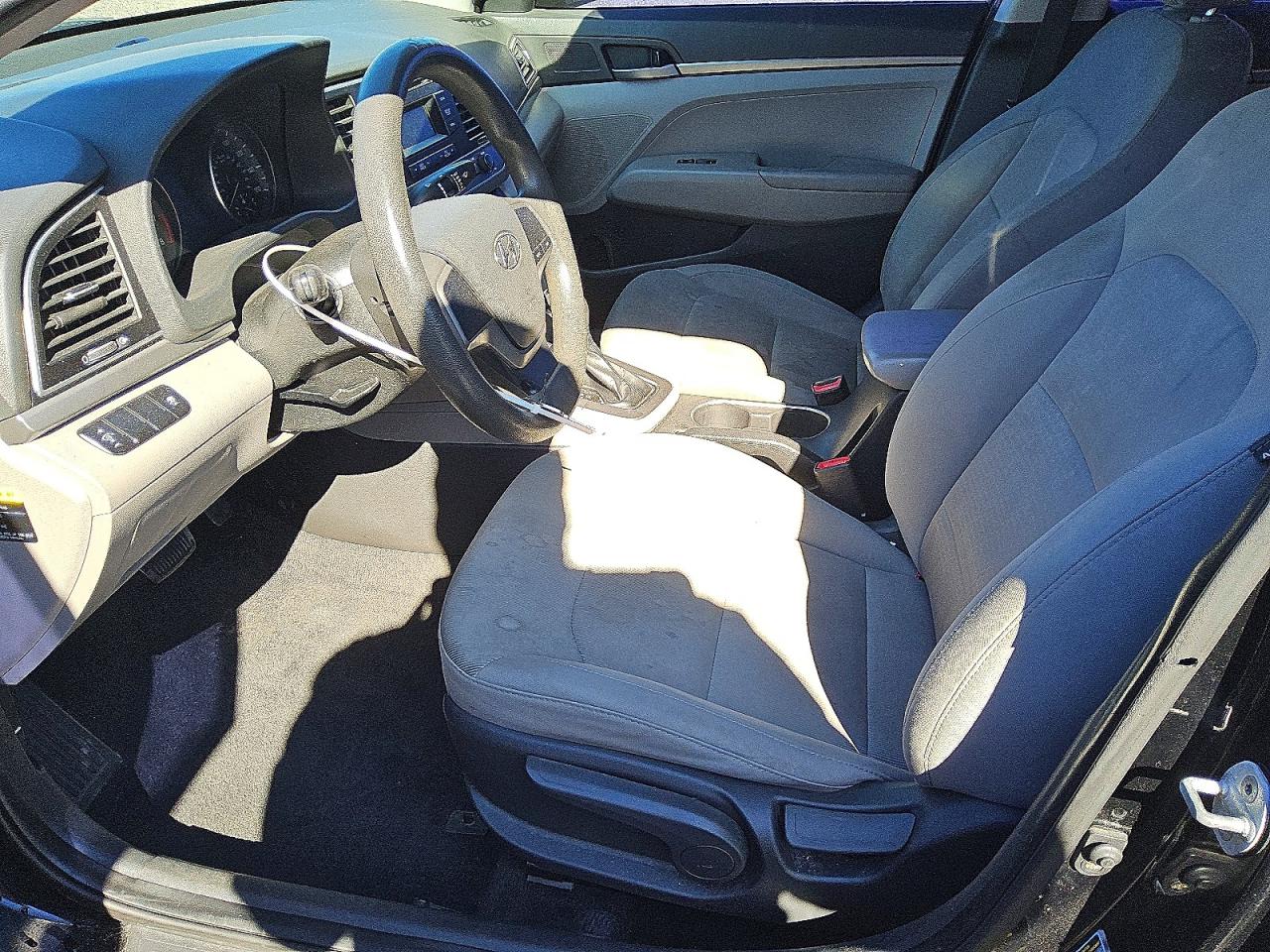 2017 HYUNDAI ELANTRA SE photo 7