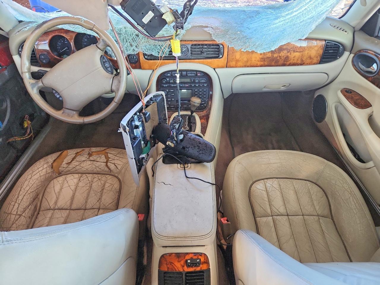 2002 JAGUAR XJ8 photo 8
