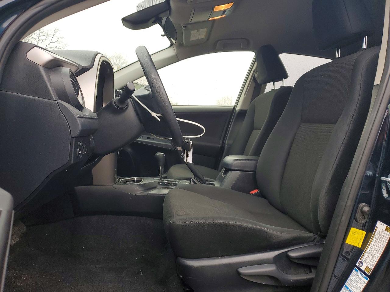2018 TOYOTA RAV4 LE photo 7
