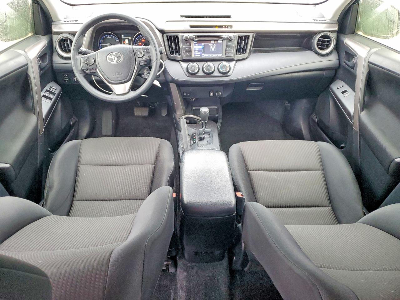 2018 TOYOTA RAV4 LE photo 8