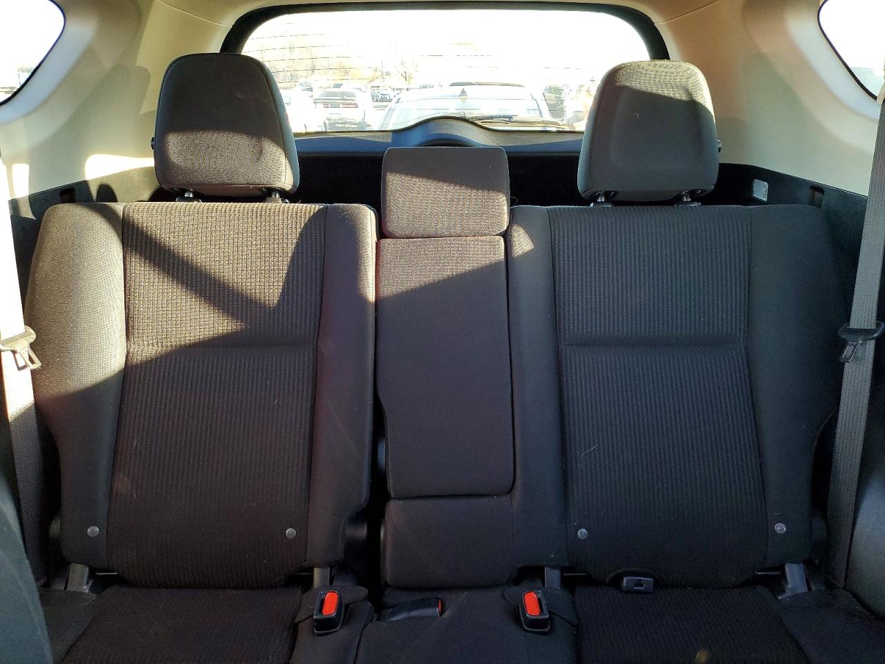 2018 TOYOTA RAV4 LE photo 10