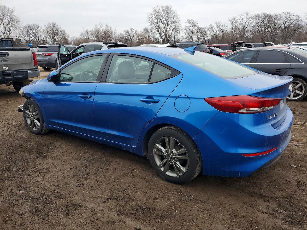 2017 HYUNDAI ELANTRA SE photo 2