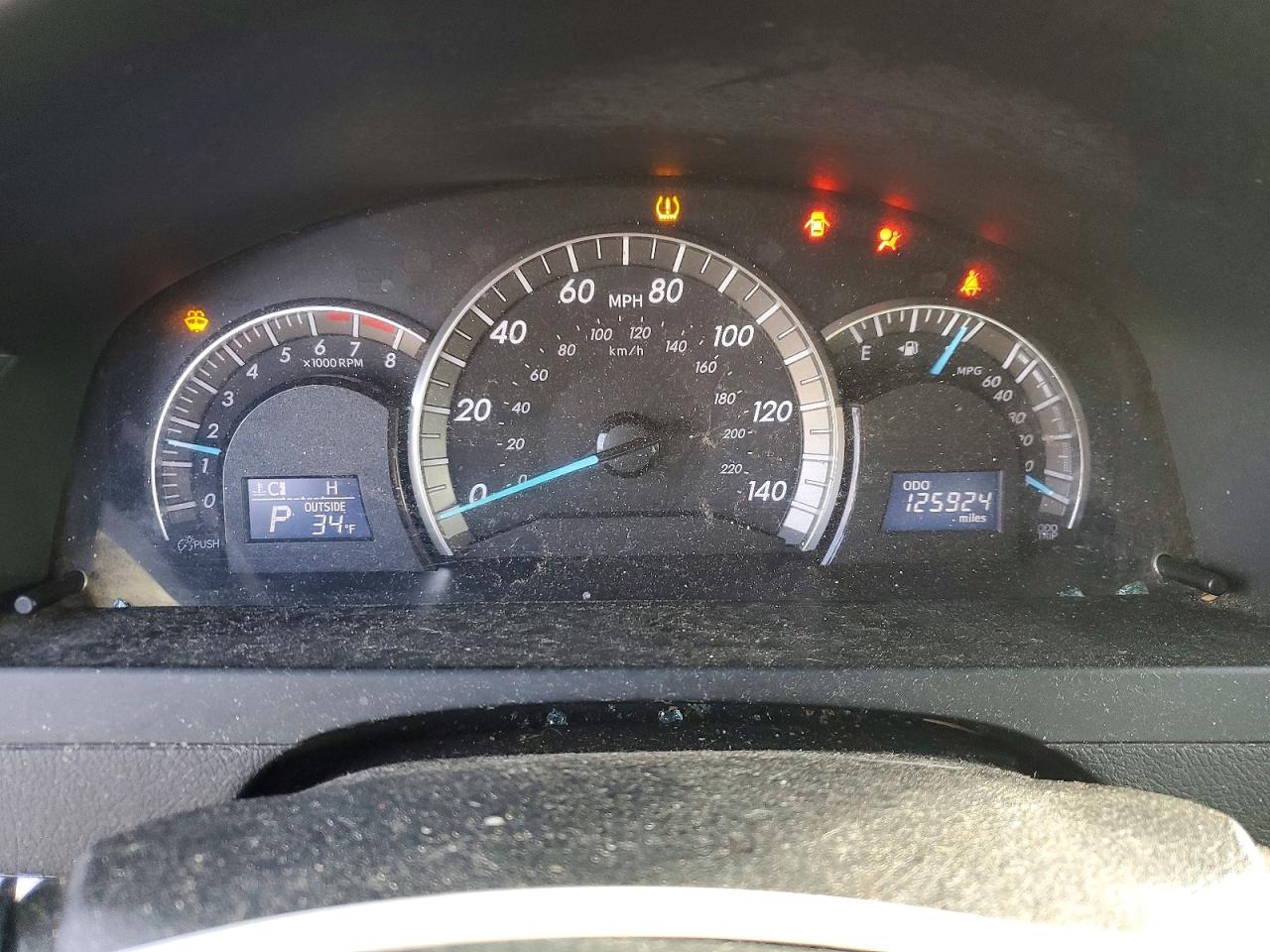 2013 TOYOTA CAMRY L photo 9