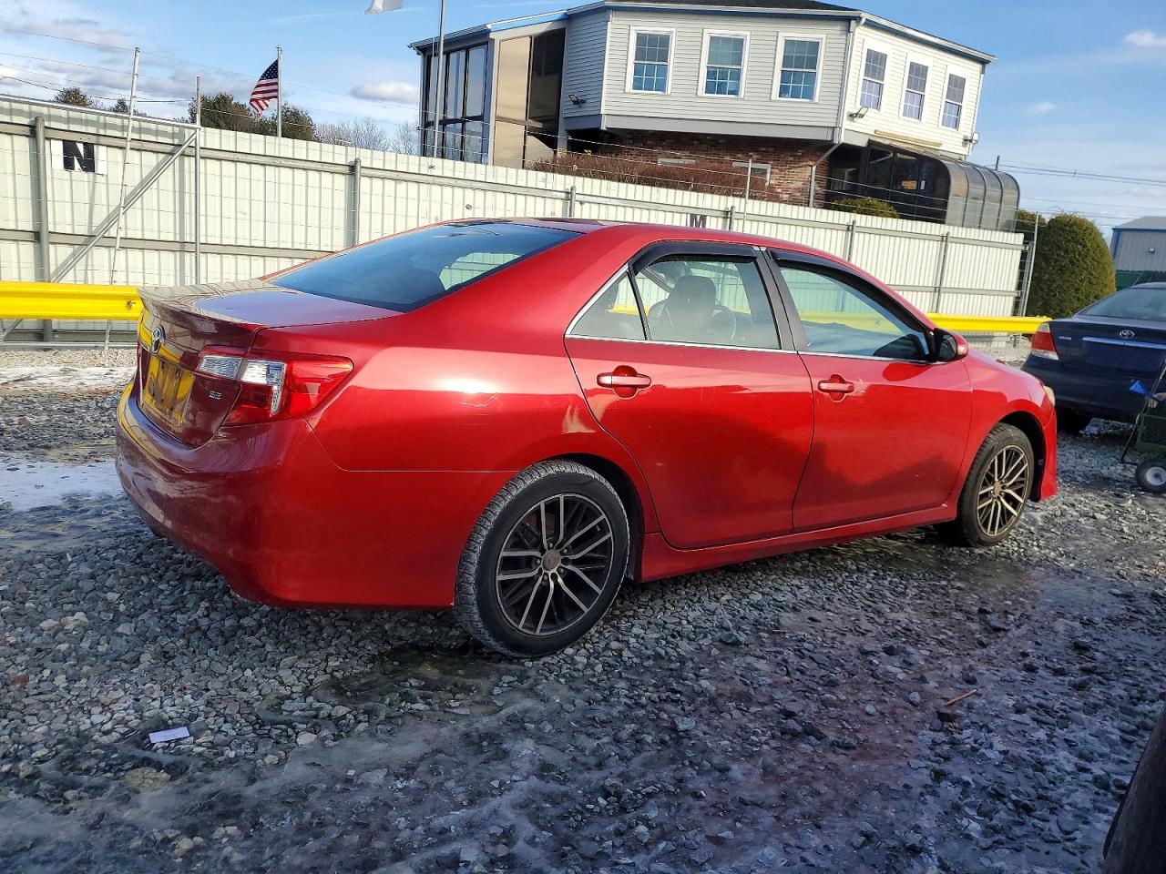 2013 TOYOTA CAMRY L photo 3