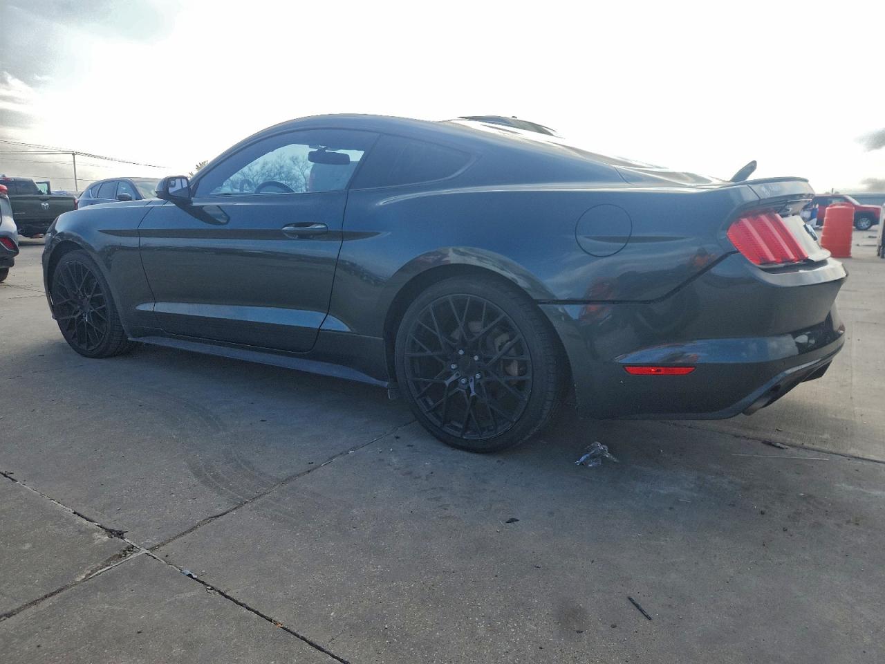 2015 FORD MUSTANG photo 2
