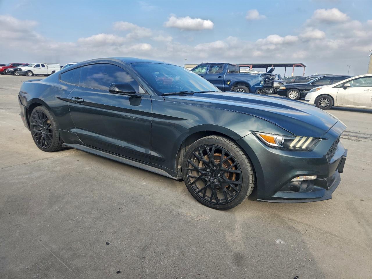 2015 FORD MUSTANG photo 4