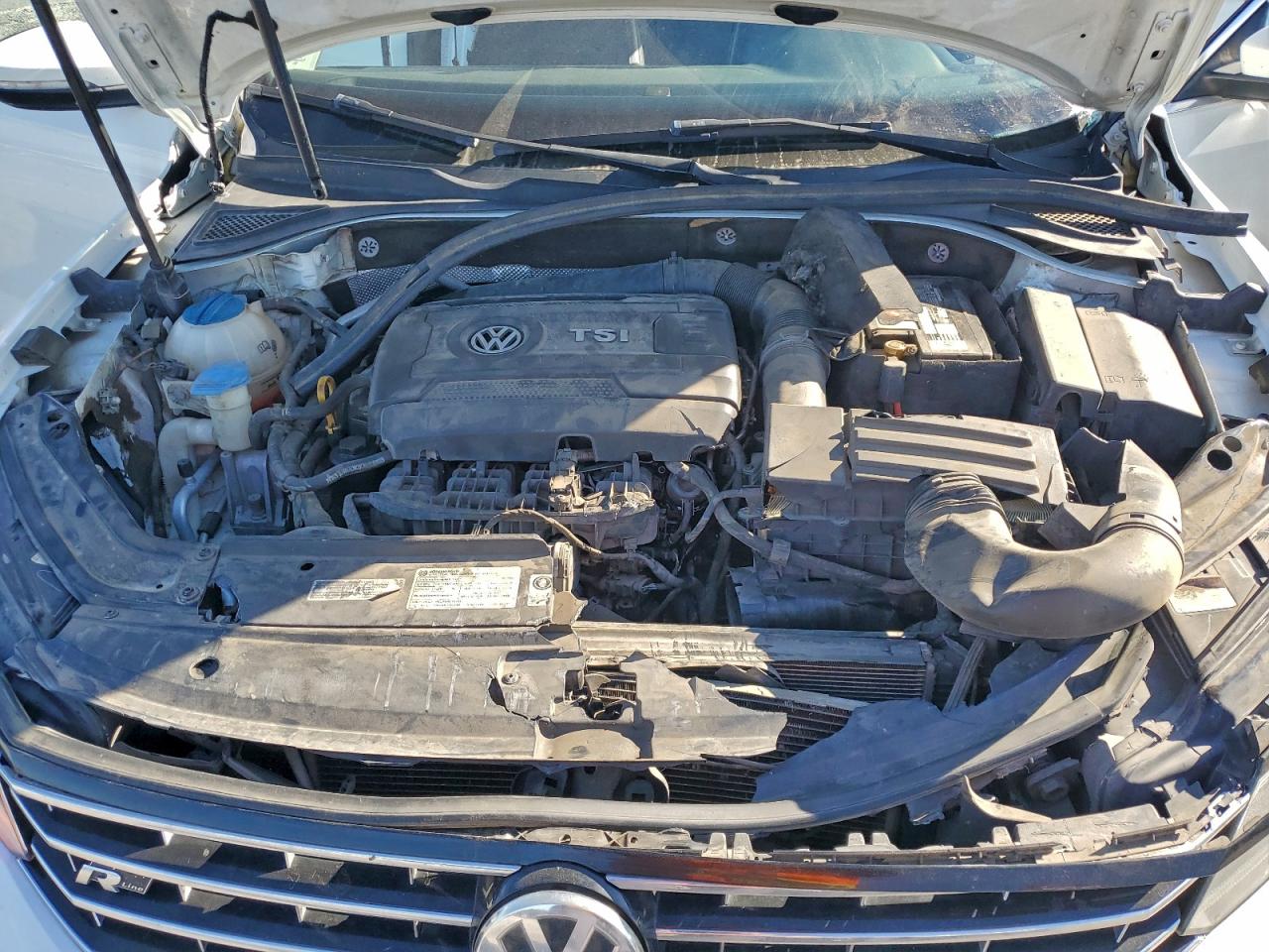 2017 VOLKSWAGEN PASSAT R-LINE photo 11