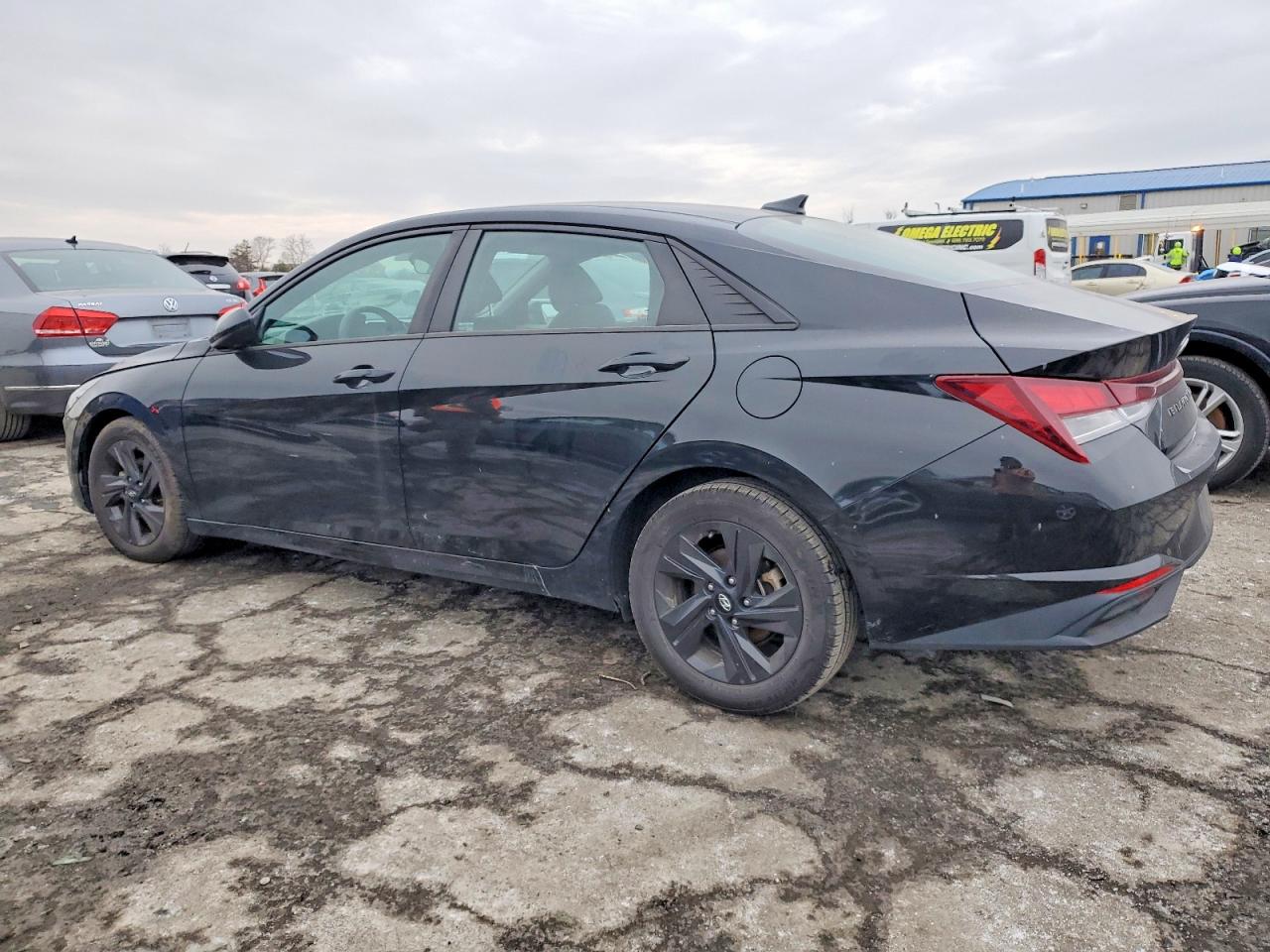 2022 HYUNDAI ELANTRA SEL photo 2