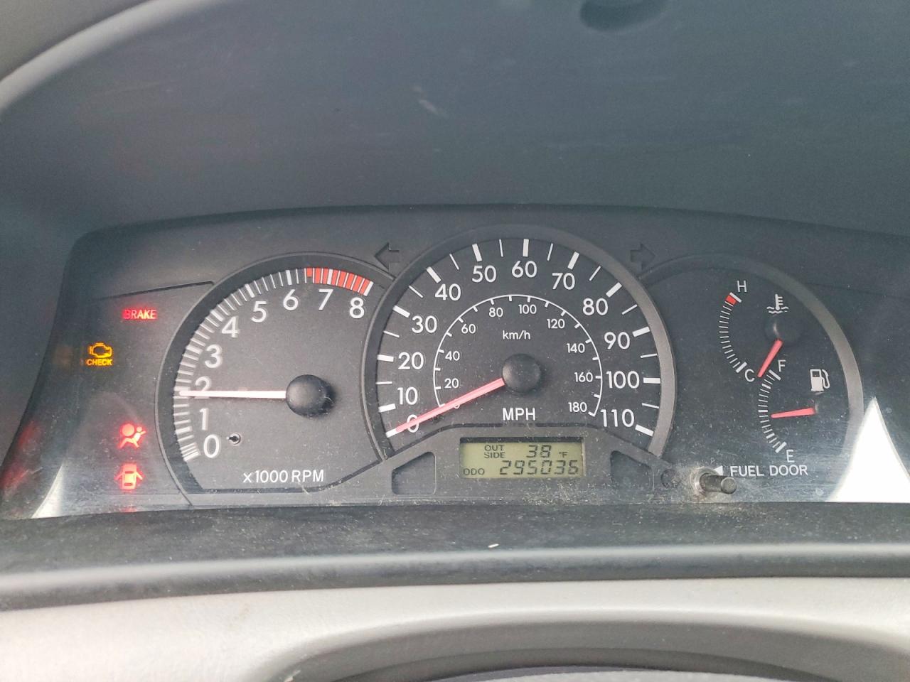 2004 TOYOTA COROLLA CE photo 9