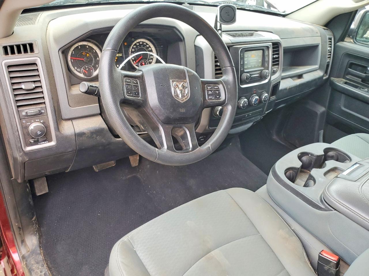 2018 RAM 1500 ST photo 8