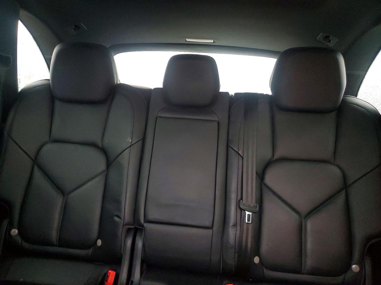 2013 PORSCHE CAYENNE photo 10