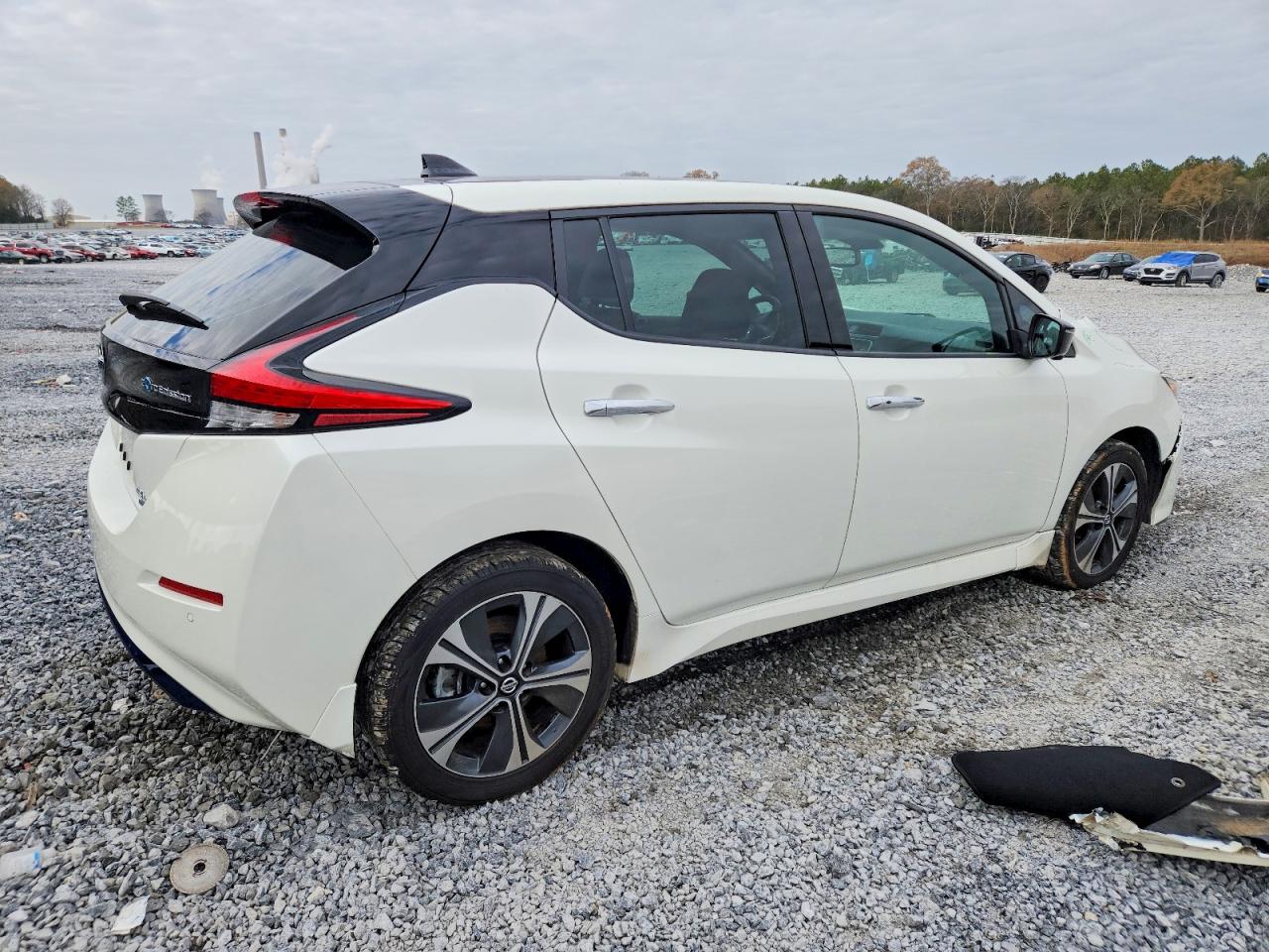 2021 NISSAN LEAF SL PLUS photo 3