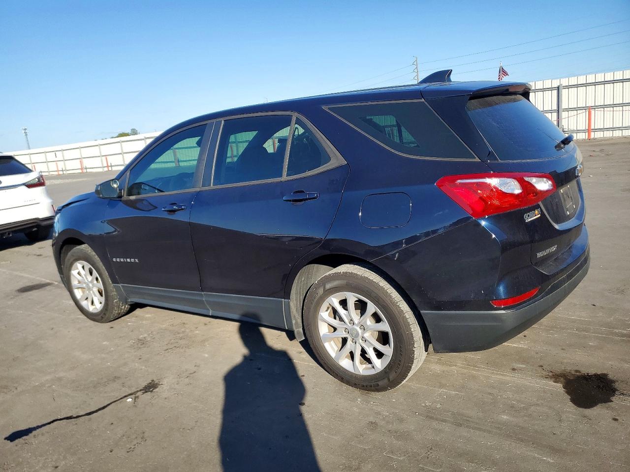 2020 CHEVROLET EQUINOX LS photo 2