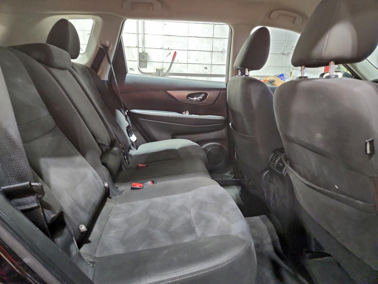 2016 NISSAN ROGUE S photo 11