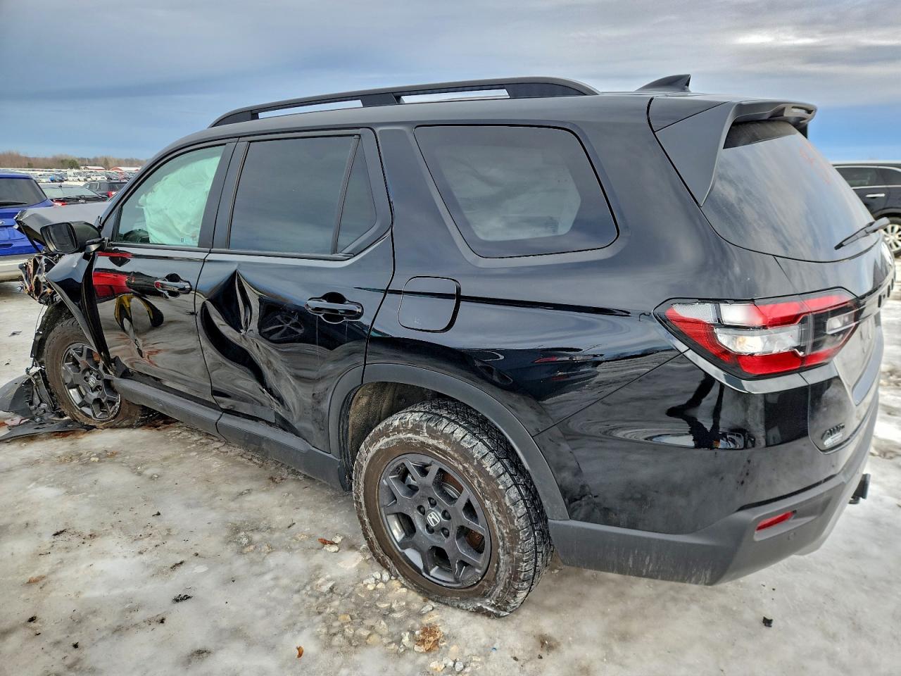 2025 HONDA PILOT TRAILSPORT photo 2