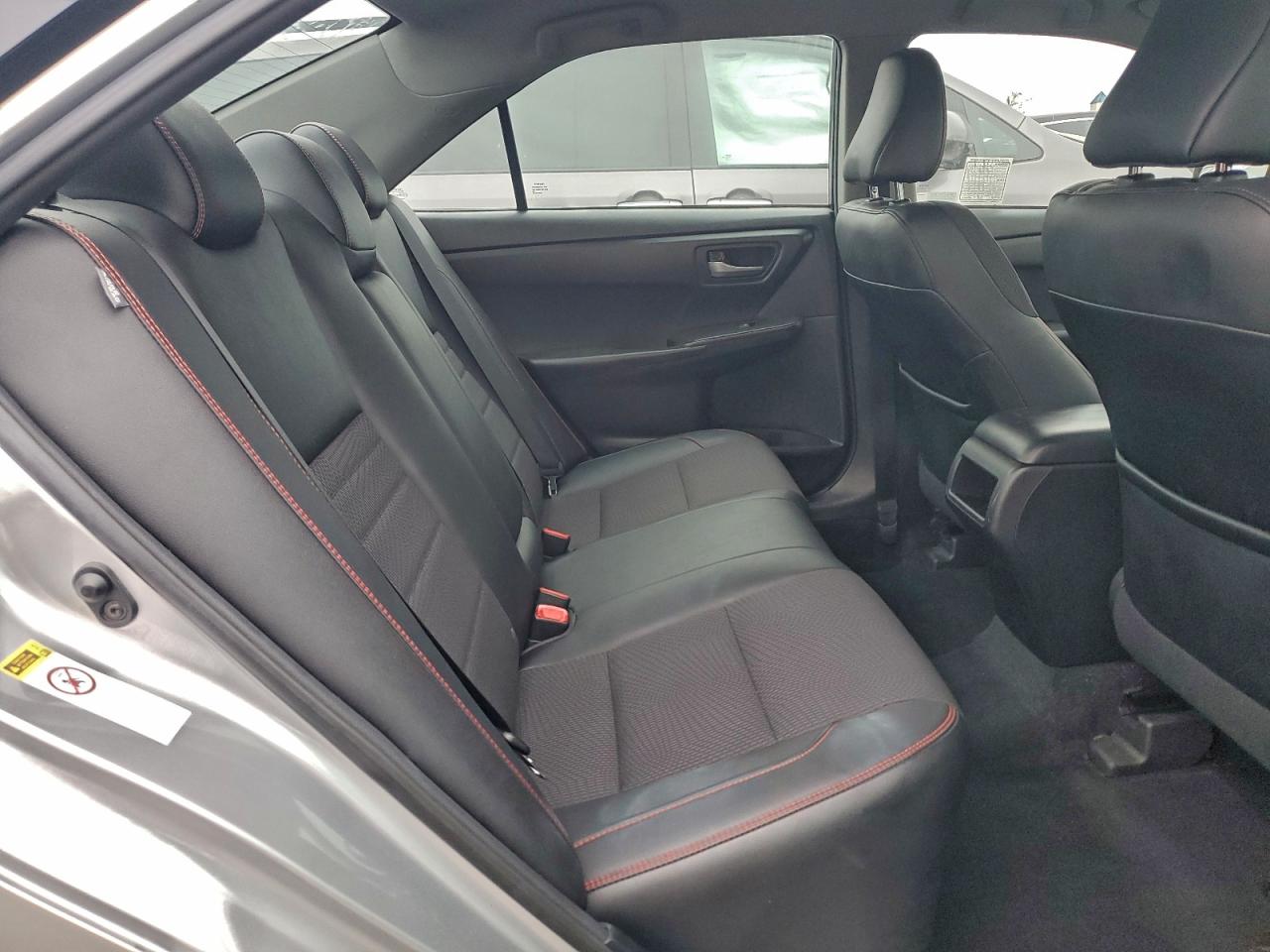 2017 TOYOTA CAMRY LE photo 10