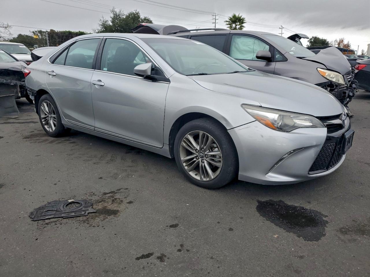 2017 TOYOTA CAMRY LE photo 4