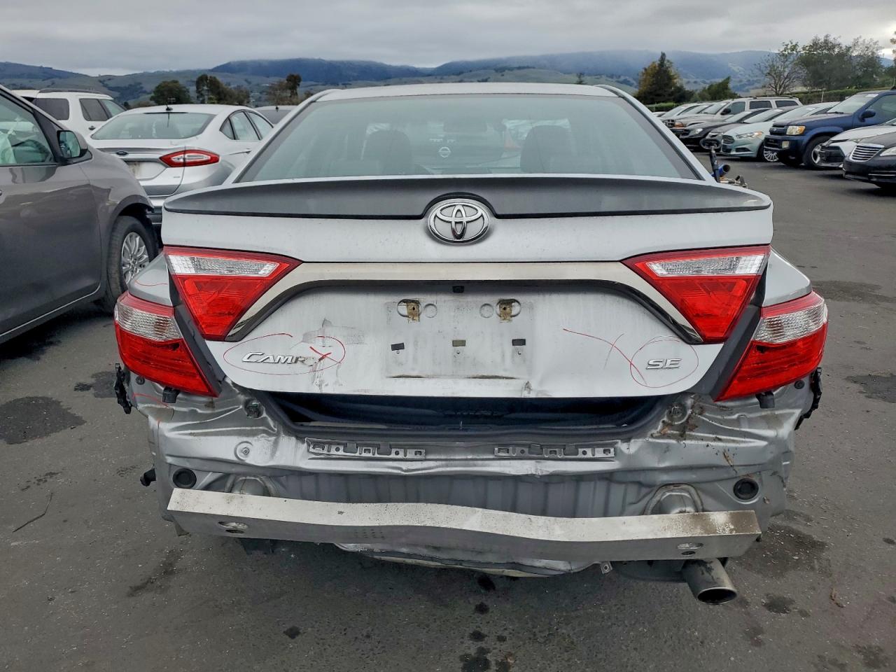 2017 TOYOTA CAMRY LE photo 6