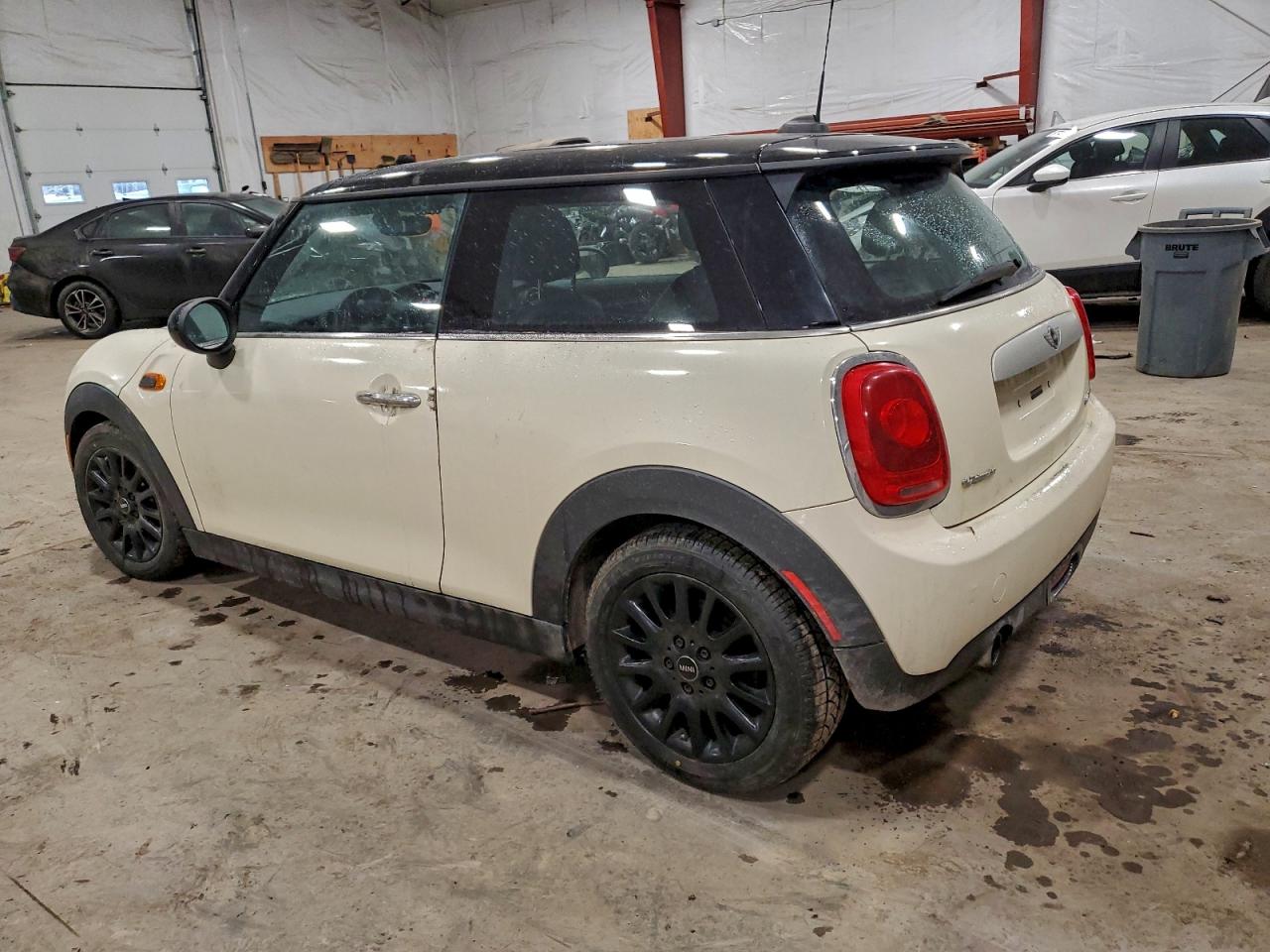 2014 MINI COOPER photo 2