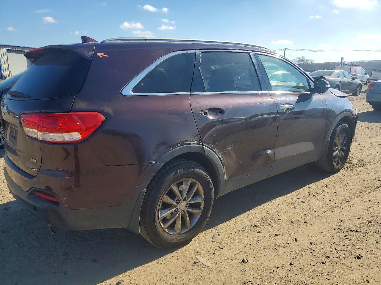 2016 KIA SORENTO LX photo 3