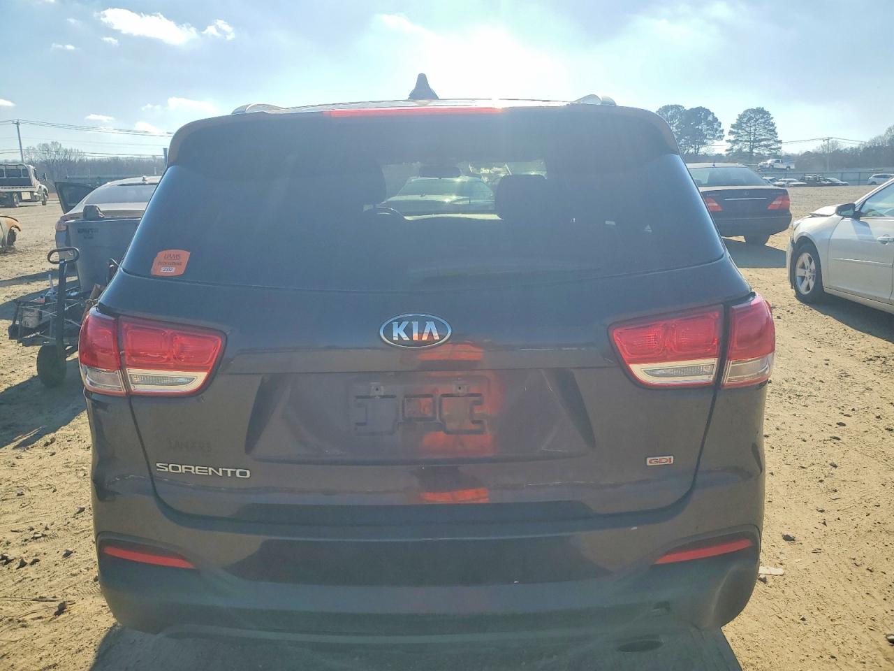 2016 KIA SORENTO LX photo 6