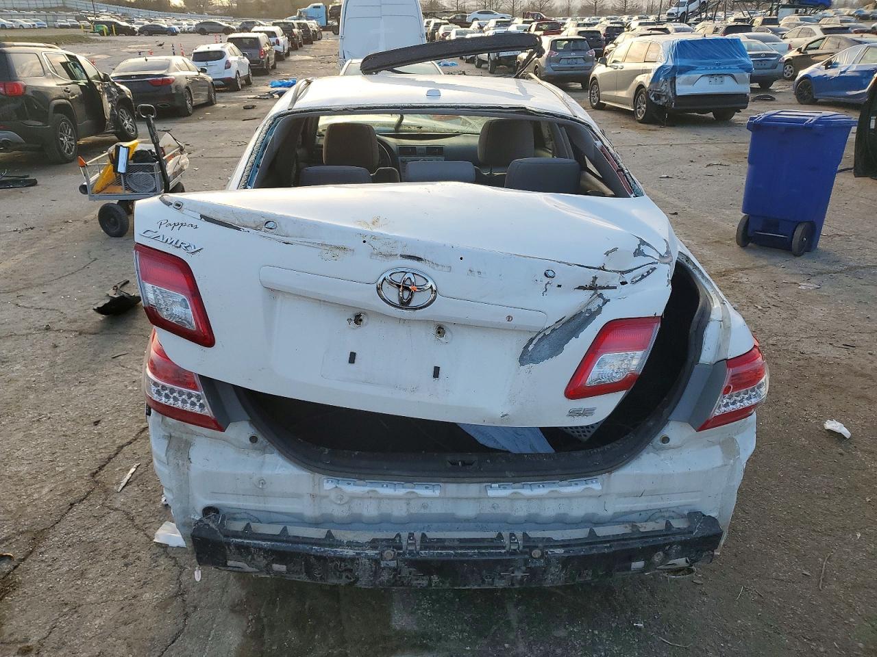 2011 TOYOTA CAMRY BASE photo 6