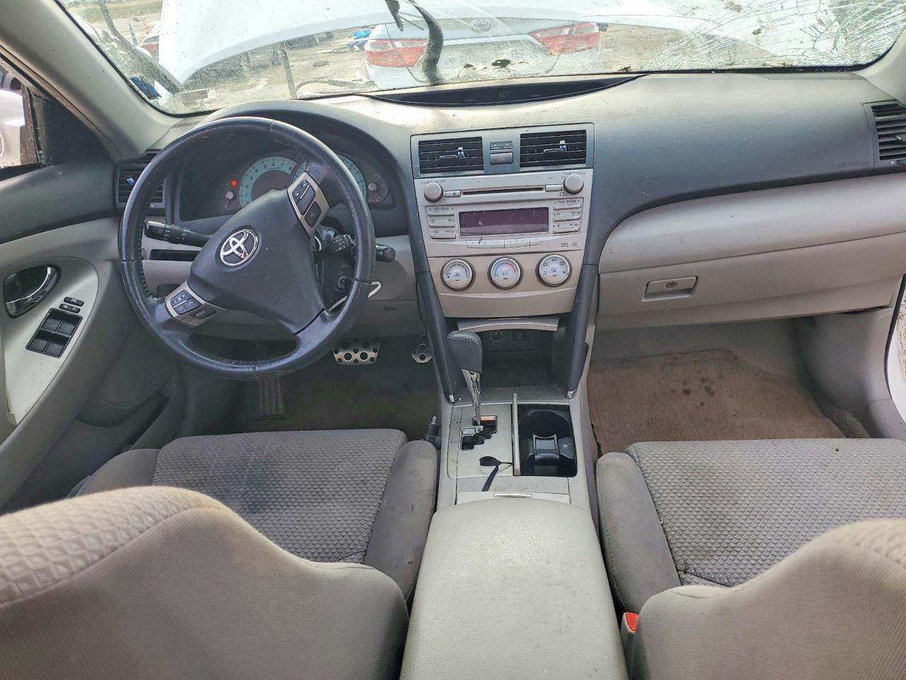 2011 TOYOTA CAMRY BASE photo 8