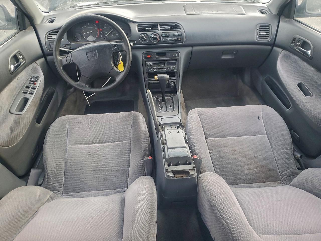 1996 HONDA ACCORD LX photo 8