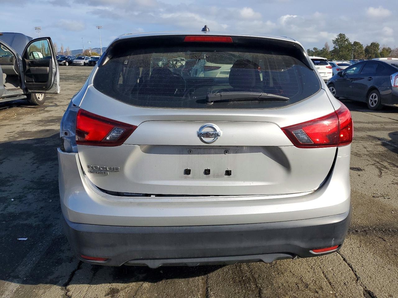 2019 NISSAN ROGUE SPORT S photo 6