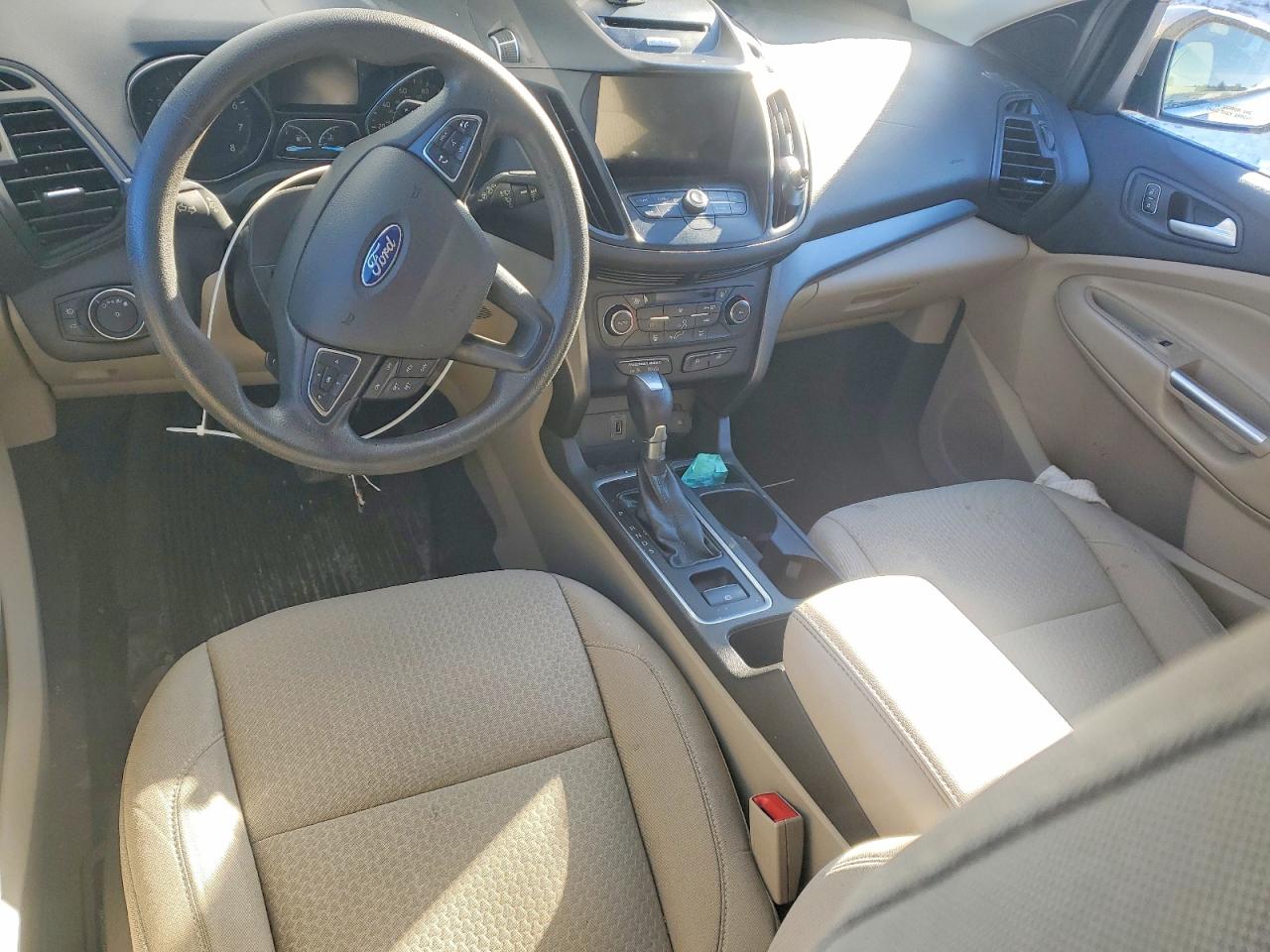 2017 FORD ESCAPE SE photo 8