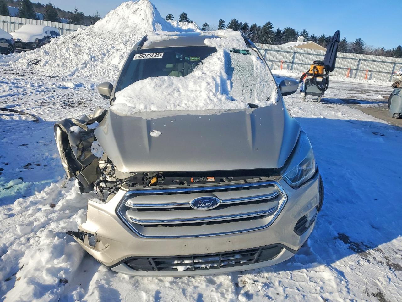2017 FORD ESCAPE SE photo 5