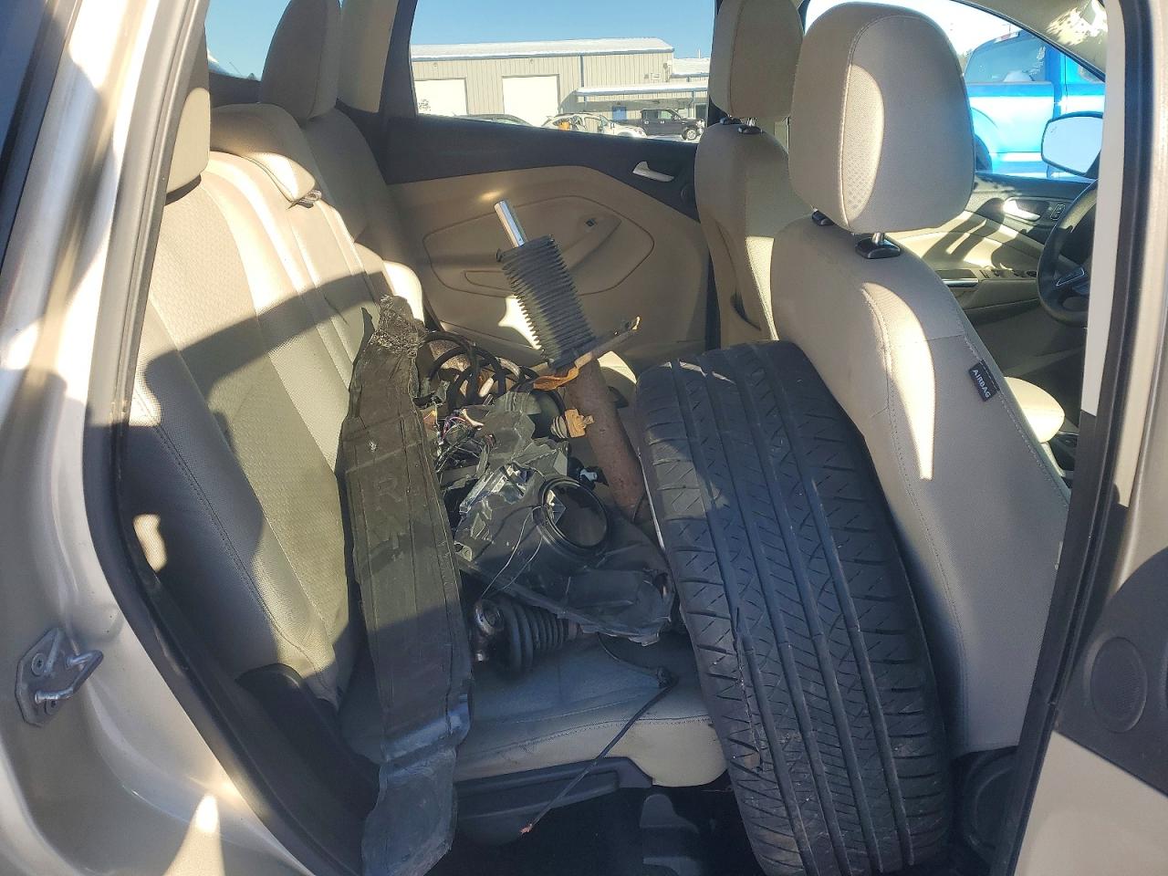 2017 FORD ESCAPE SE photo 10