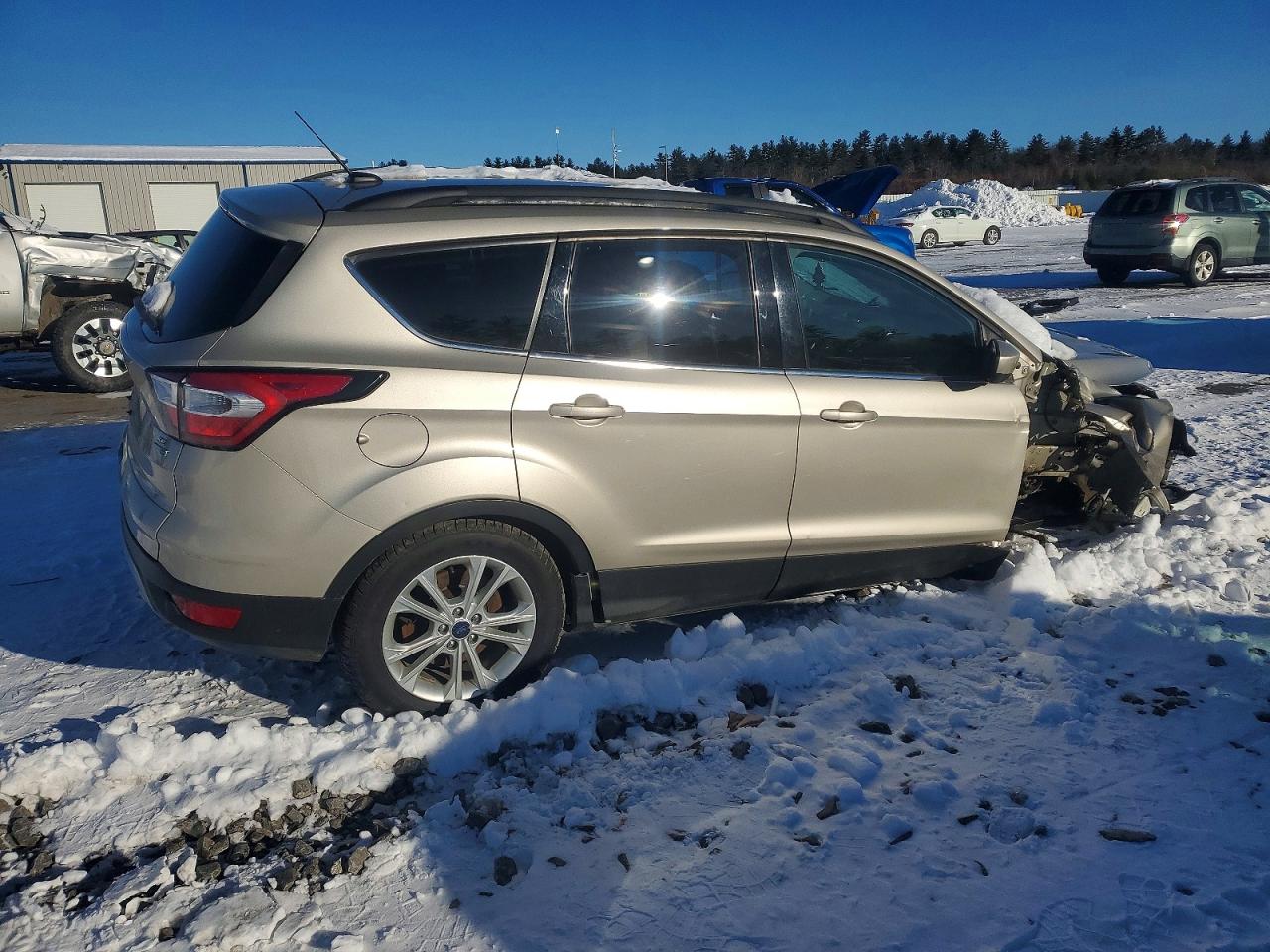 2017 FORD ESCAPE SE photo 3
