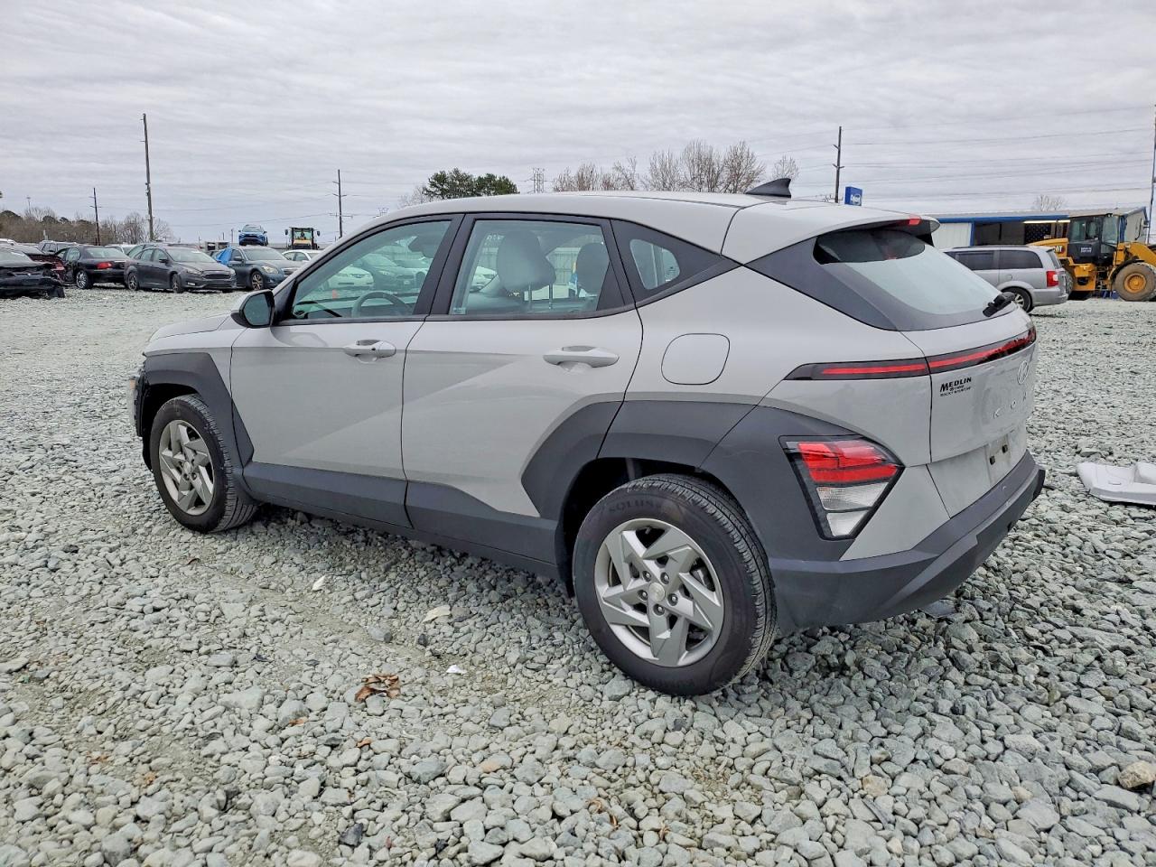 2024 HYUNDAI KONA SE photo 2