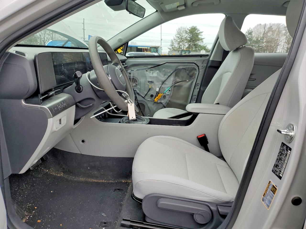 2024 HYUNDAI KONA SE photo 7