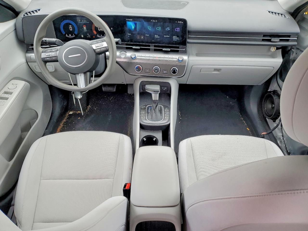 2024 HYUNDAI KONA SE photo 8