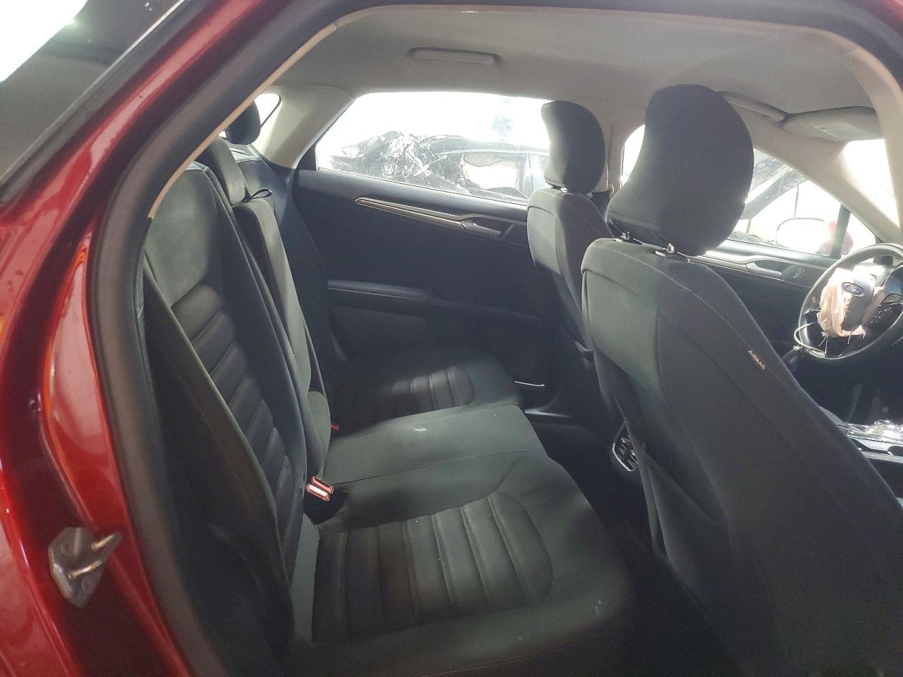2017 FORD FUSION SE photo 19