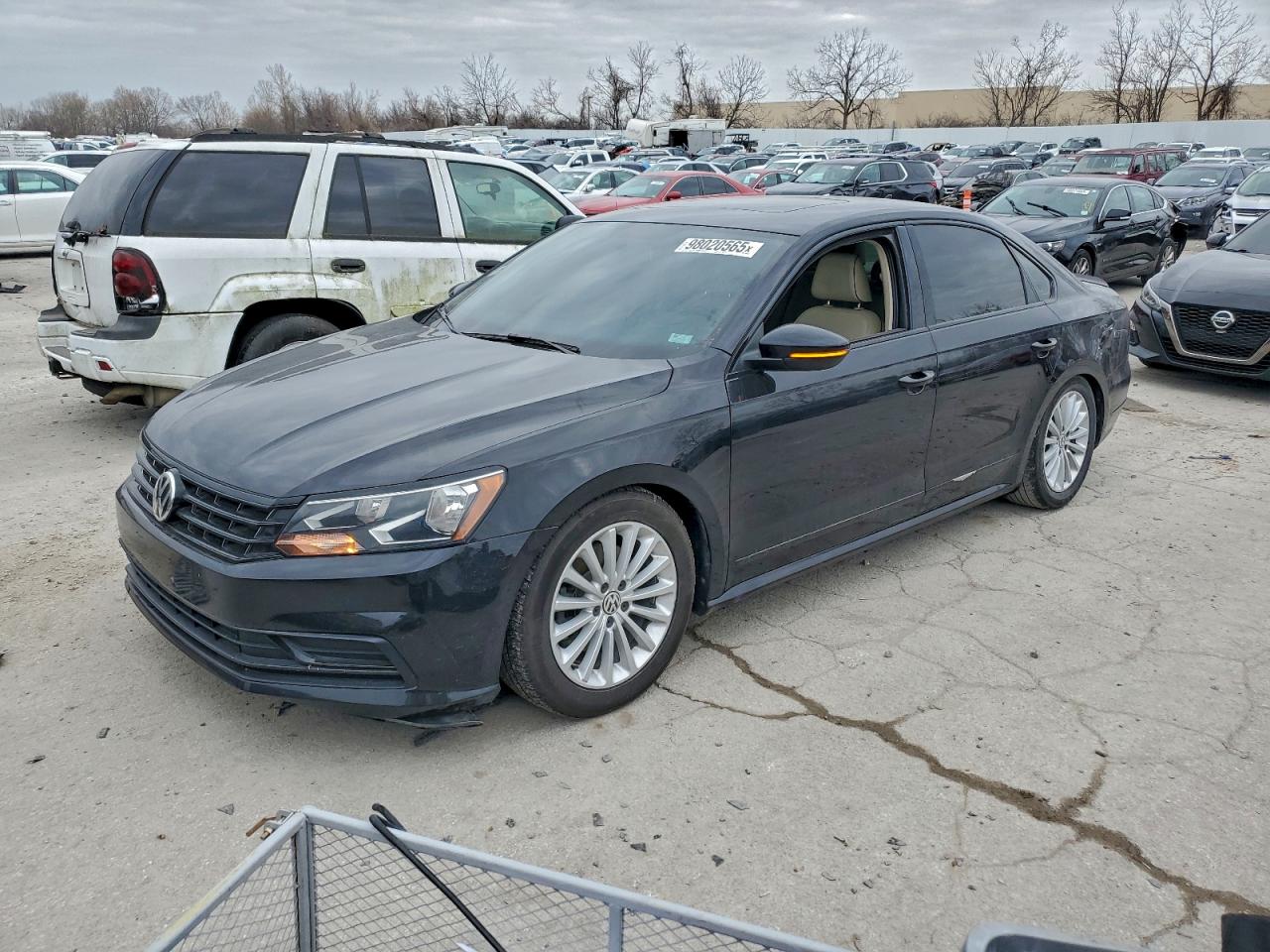 2017 VOLKSWAGEN PASSAT