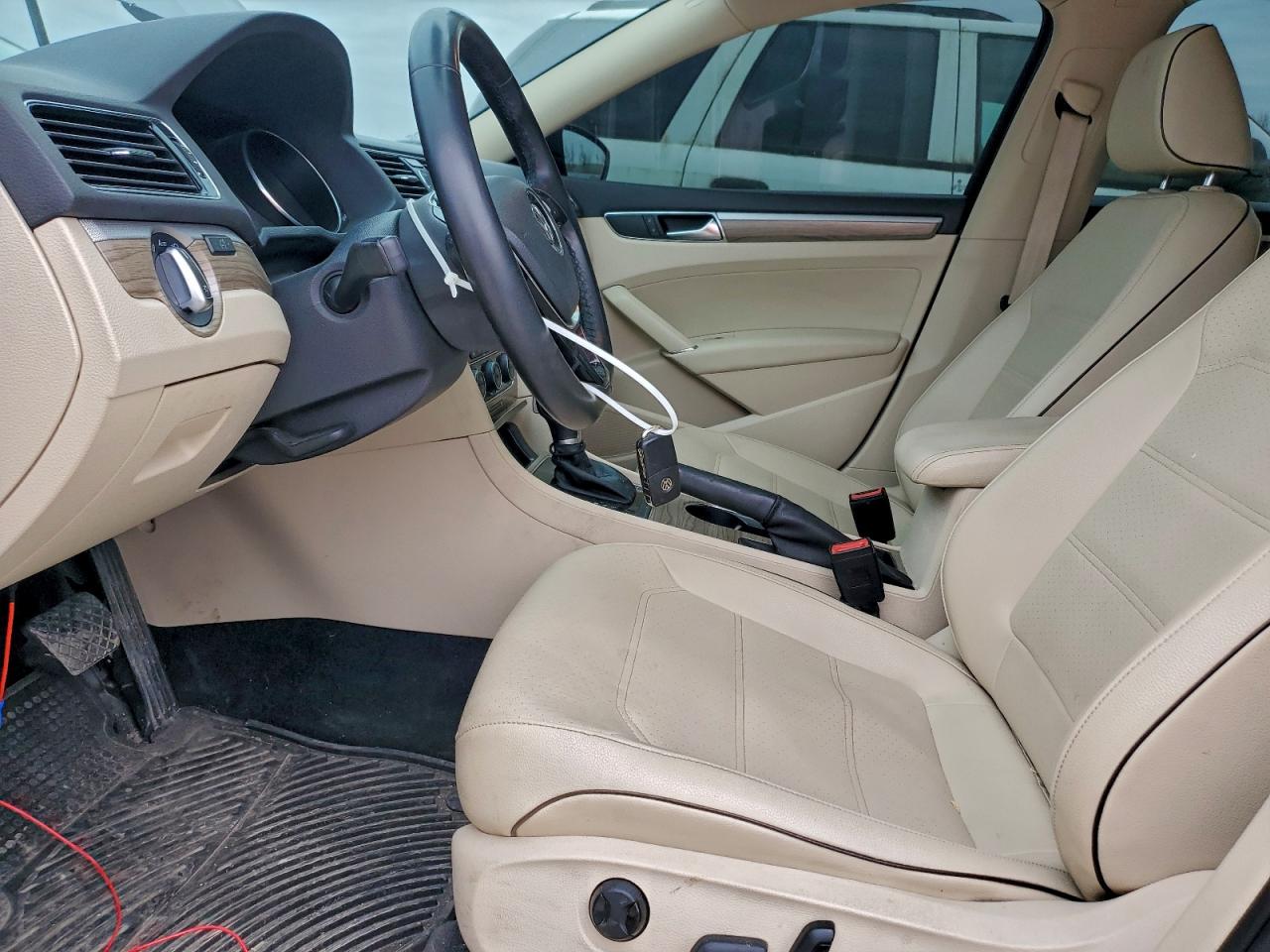 2017 VOLKSWAGEN PASSAT SE photo 7