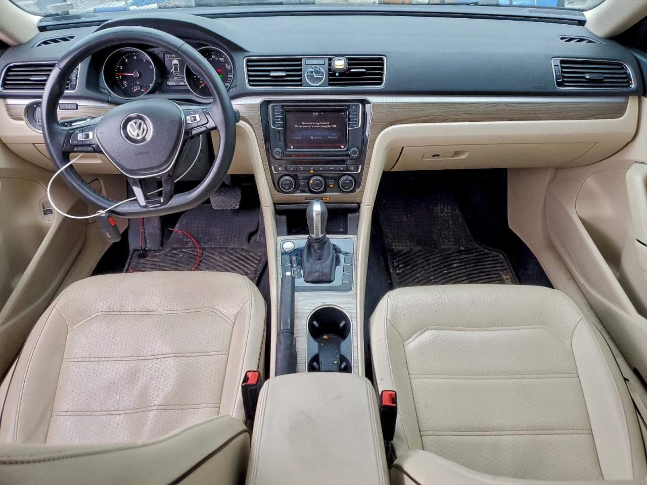 2017 VOLKSWAGEN PASSAT SE photo 8